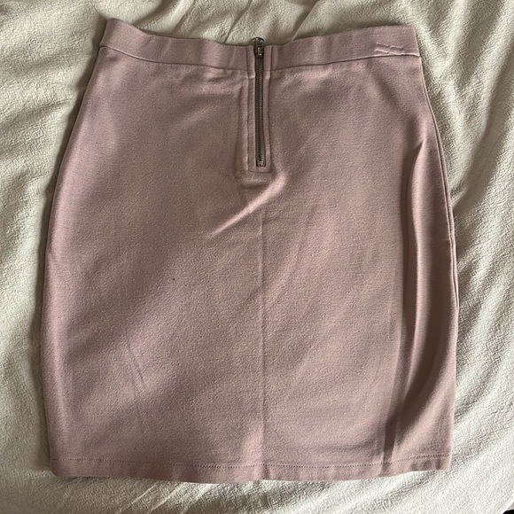 Pencil skirt - Picture 2 of 2